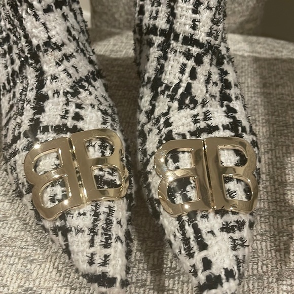 Balenciaga  BB ankle boots - Picture 2 of 7